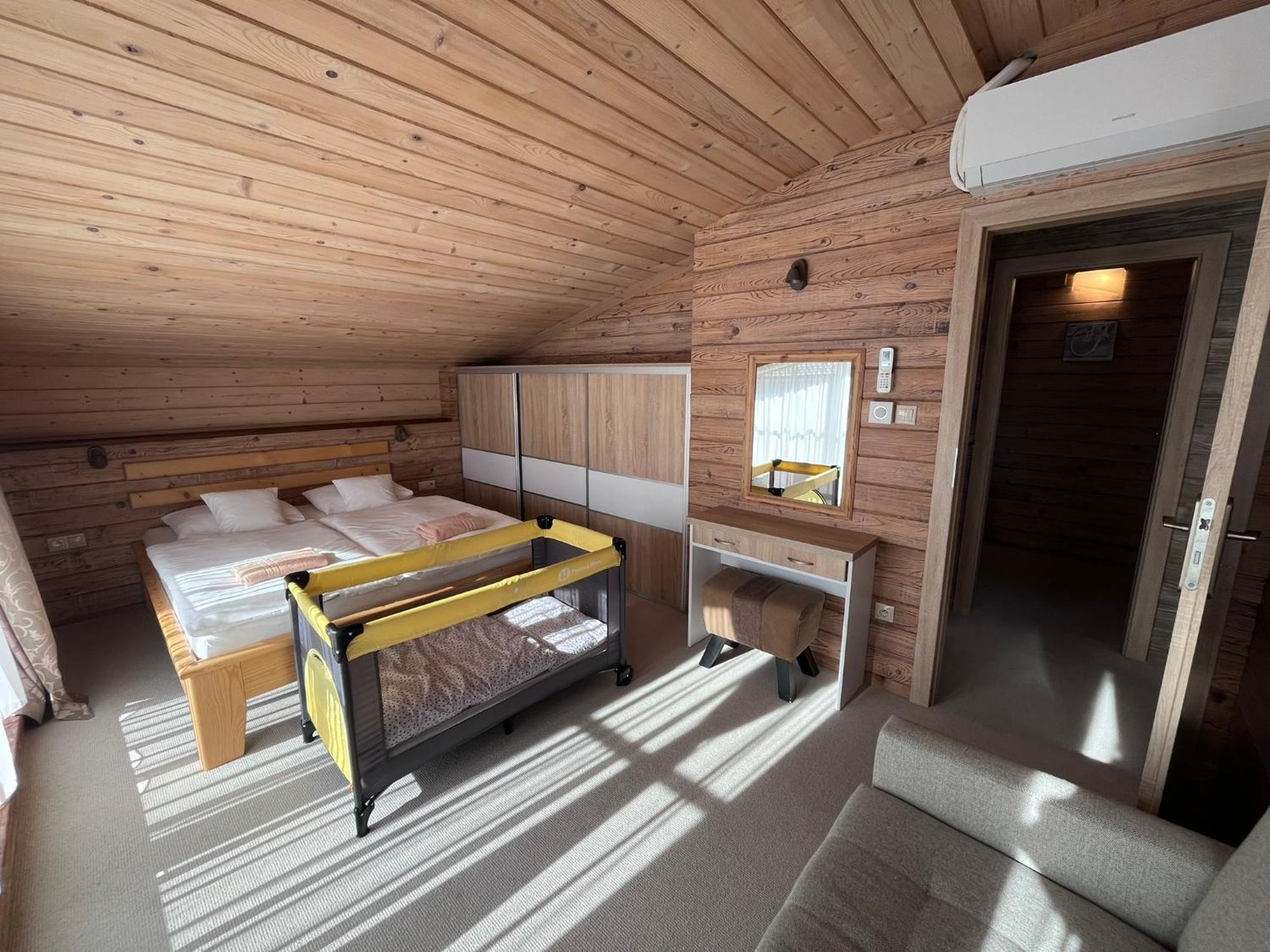 Apartments Pemikas II ลิฟตอฟสกีมิคูลาช ภายนอก รูปภาพ